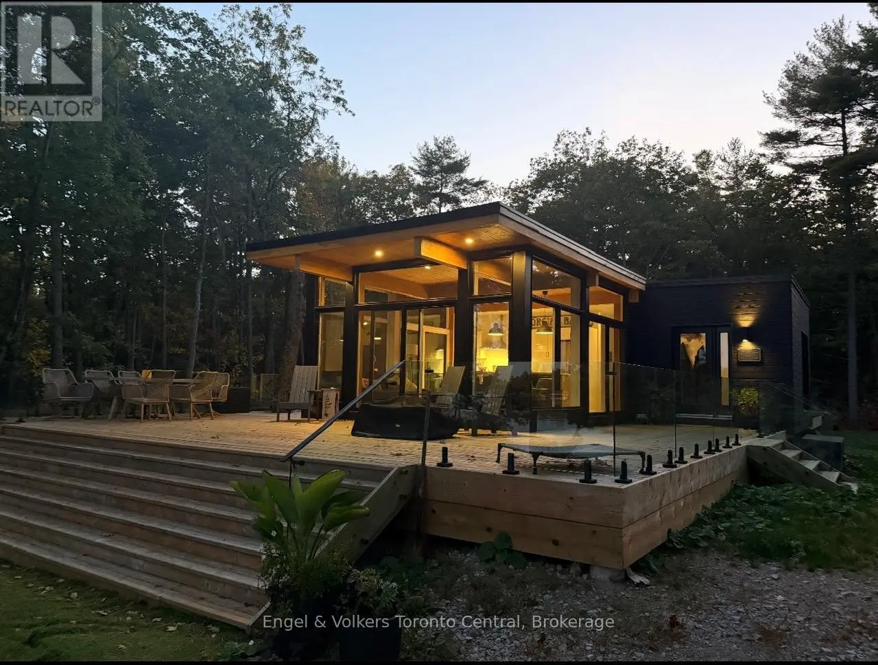 736 2190 Island, Georgian Bay (Gibson)